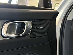 Volvo  XC40 Inscription, T4 Petrol AWD (140 kW)