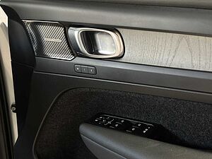 Volvo  XC40 Inscription, T4 Petrol AWD (140 kW)