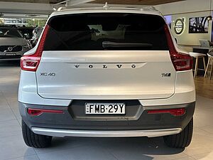 Volvo  XC40 Inscription, T4 Petrol AWD (140 kW)