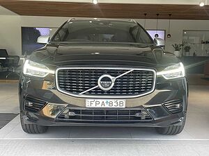 Volvo  UZ MY19 T8 R-Design