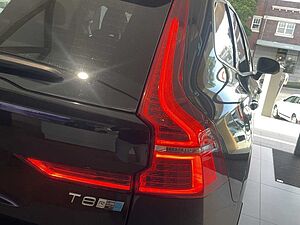 Volvo  UZ MY19 T8 R-Design