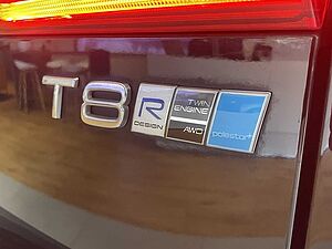 Volvo  UZ MY19 T8 R-Design