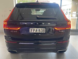 Volvo  UZ MY19 T8 R-Design