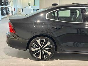 Volvo  Z Series MY25 Ultra B5 Geartronic AWD Bright