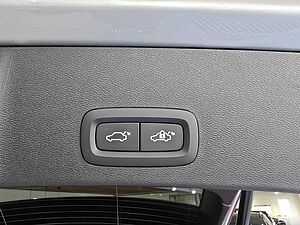 Volvo  XZ MY25 Ultra B4 AWD Bright