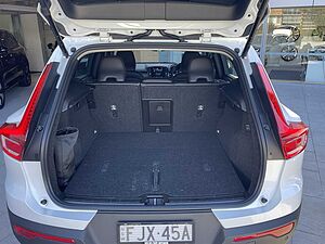 Volvo  XZ MY25 Plus B4