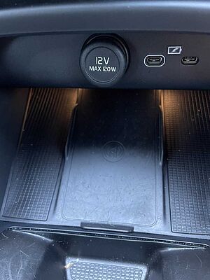 Volvo  XZ MY25 Plus B4