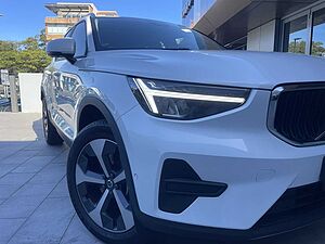 Volvo  XZ MY25 Plus B4