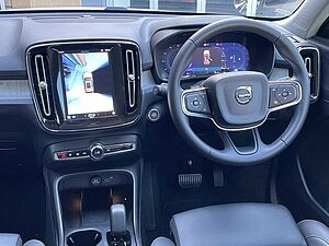 Volvo  XZ MY25 Plus B4