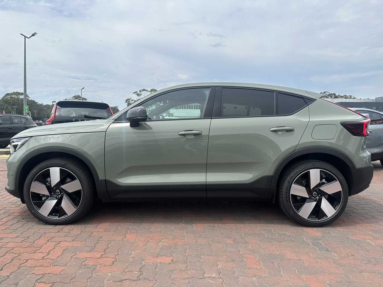 Volvo  C40 Recharge Ultimate, Twin Motor, Electric