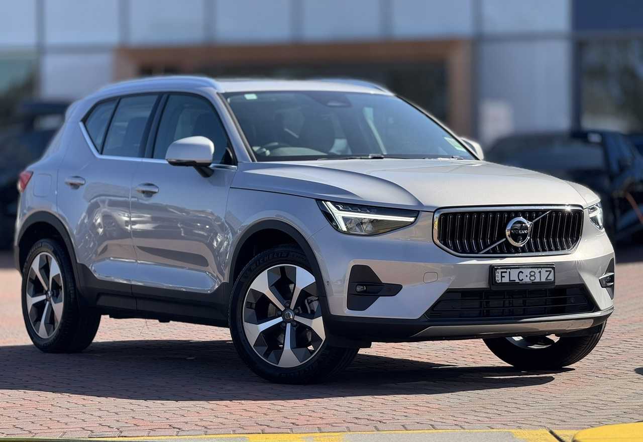 Volvo  XC40 Ultimate, B4 Mild Hybrid, Petrol, Bright