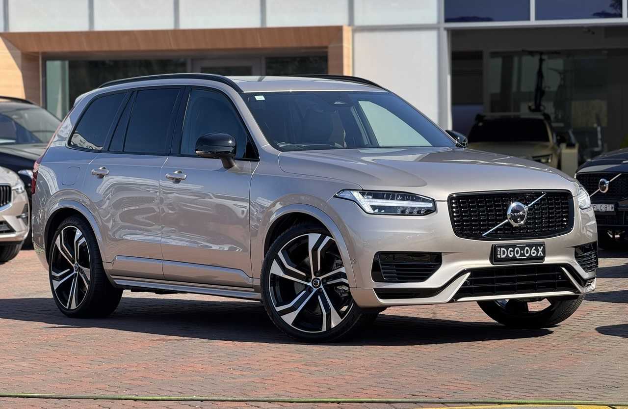 Volvo  XC90 Recharge Ultimate, T8 AWD Plug-in hybrid, Electric/Petrol, Dark, 7 Seats