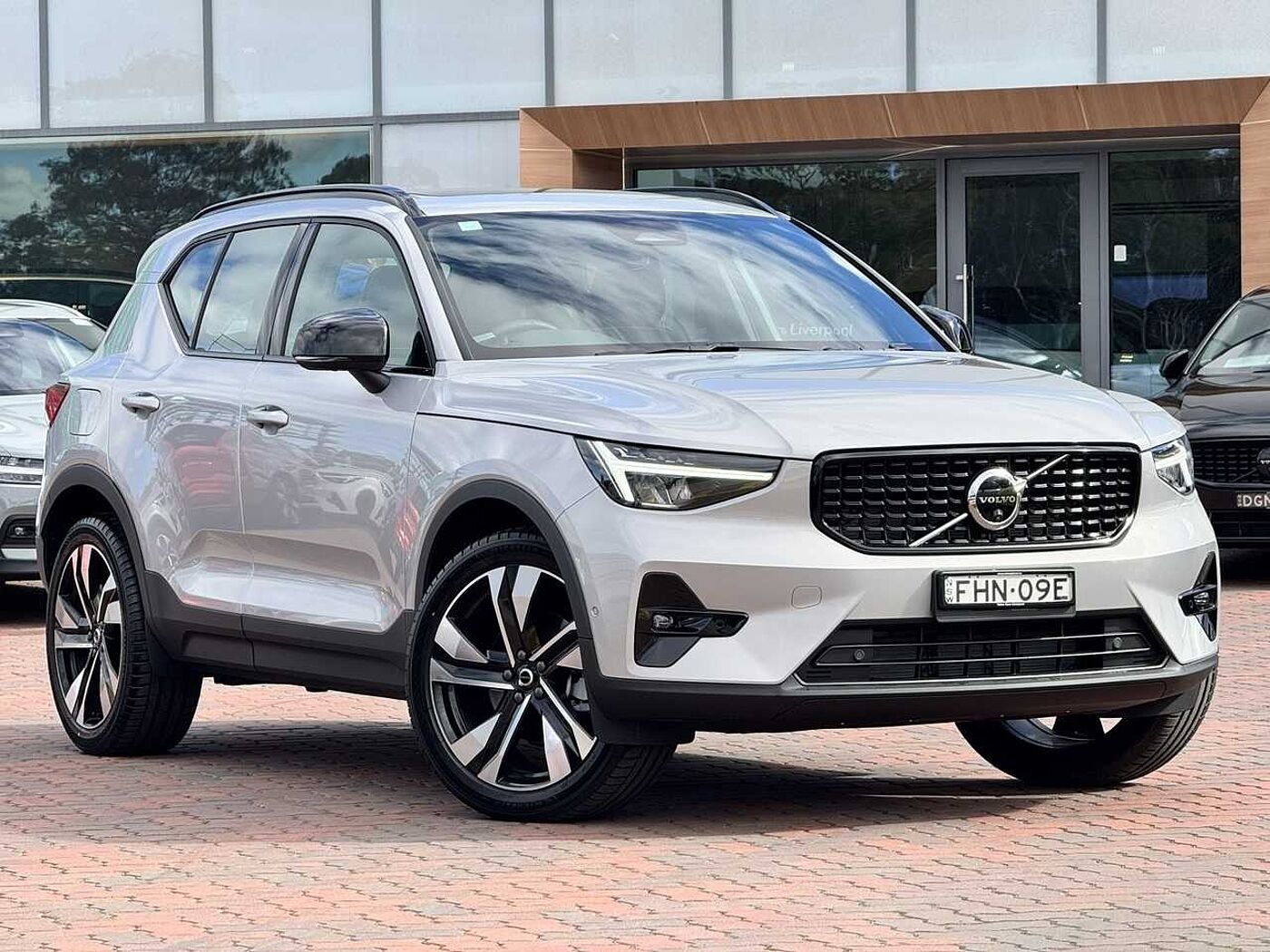 Volvo  XC40 Ultimate, B5 Mild Hybrid, Petrol, Dark