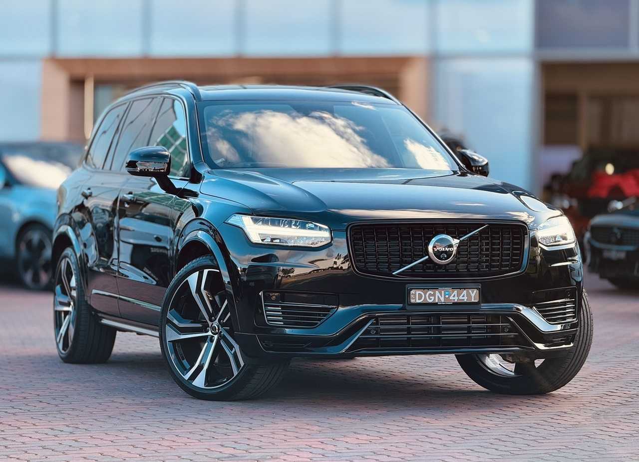 Volvo  XC90 Recharge Ultimate, T8 AWD Plug-in hybrid, Electric/Petrol, Dark, 7 Seats