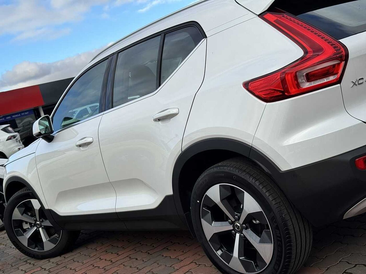 Volvo  XC40 Ultimate, B4 Mild Hybrid, Petrol, Bright