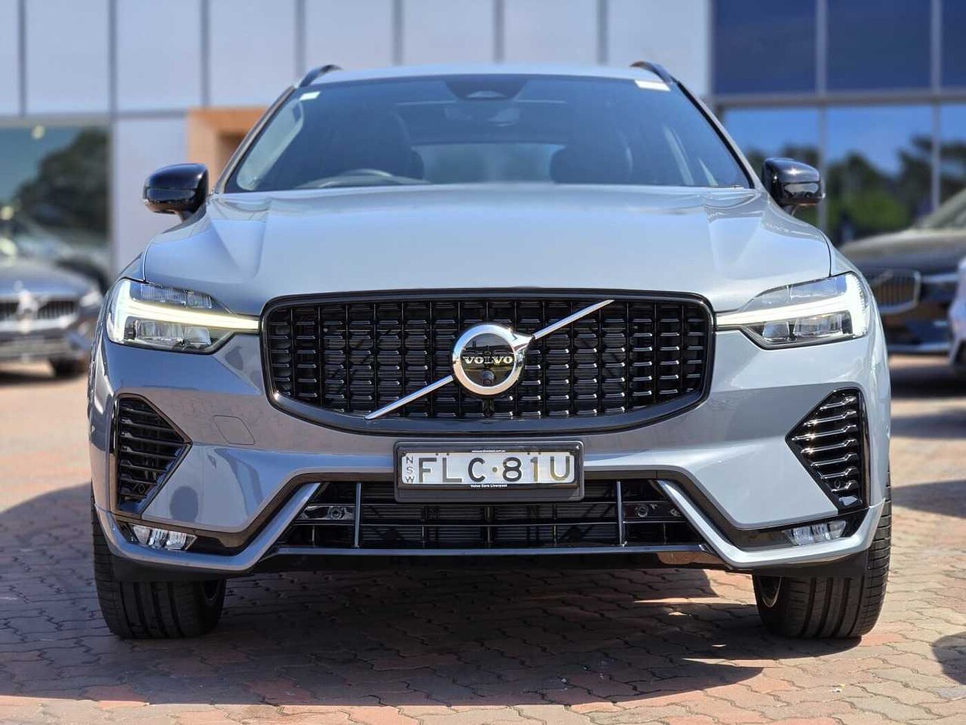 Volvo  XC60 Ultimate, B6 AWD mild hybrid, Petrol, Dark