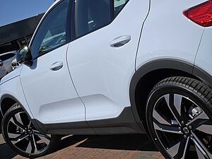 Volvo  XC40 Ultimate, B4 AWD Mild hybrid, Petrol, Dark