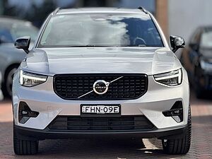 Volvo  XC40 Ultimate, B5 Mild Hybrid, Petrol, Dark