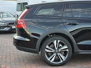 Volvo  V60 Cross Country Ultimate , B5 Mild Hybrid, Petrol