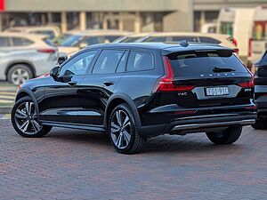 Volvo  V60 Cross Country Ultimate , B5 Mild Hybrid, Petrol