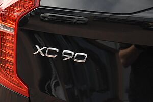 Volvo  XC90 Recharge Ultimate, T8 AWD Plug-in hybrid, Electric/Petrol, Dark, 7 Seats