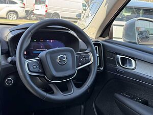 Volvo  XC40 Ultimate, B4 Mild Hybrid, Petrol, Bright