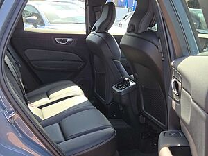 Volvo  XC60 Ultimate, B6 AWD mild hybrid, Petrol, Dark