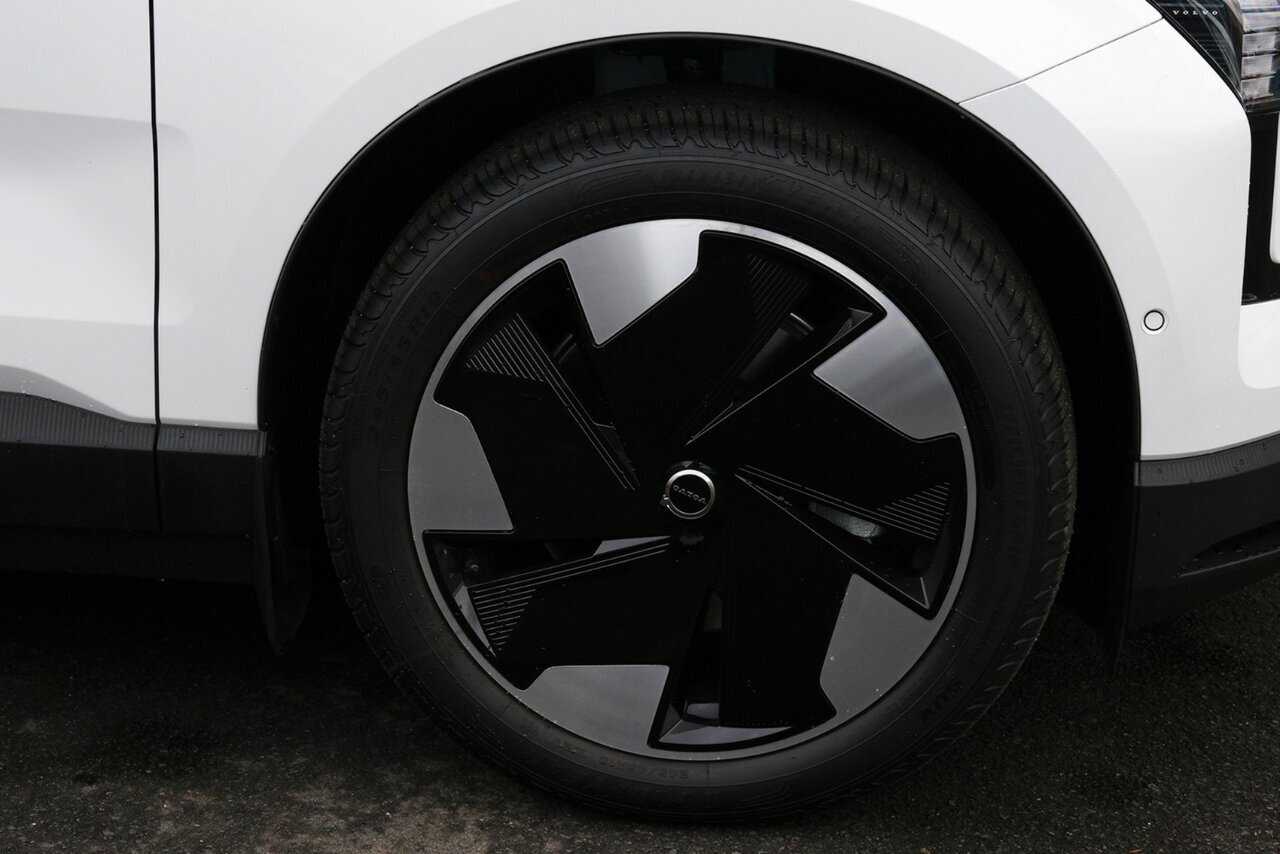 Volvo  (No Series) Single Motor Extended Range Ultra