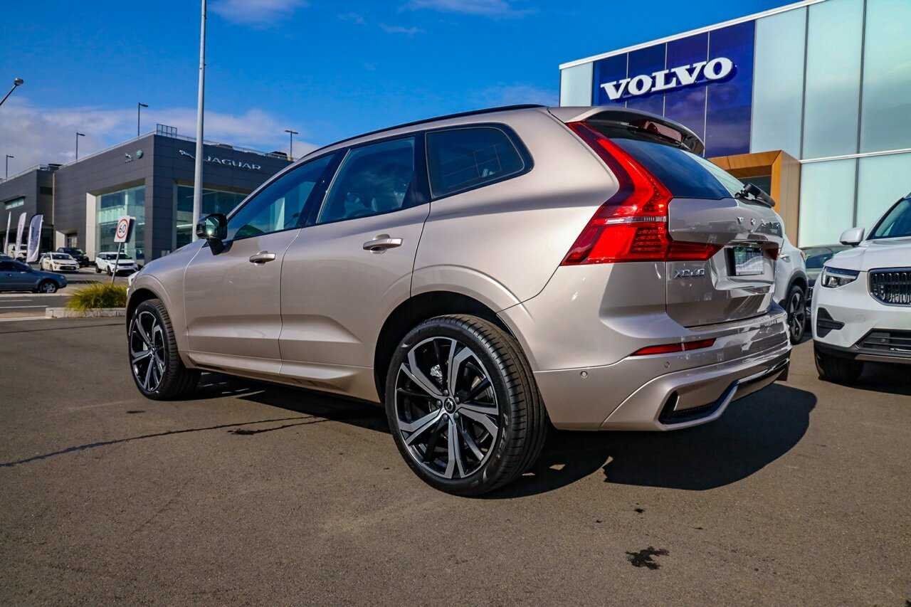 Volvo  UZ Ultimate B6 Dark Mhev