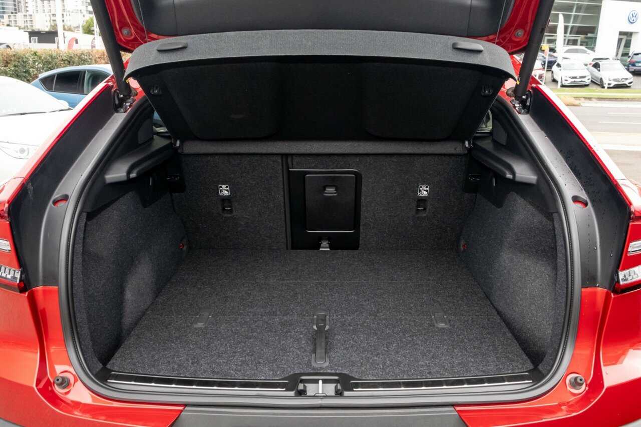 Volvo  C40 Recharge Ultimate, Twin Motor, Electric