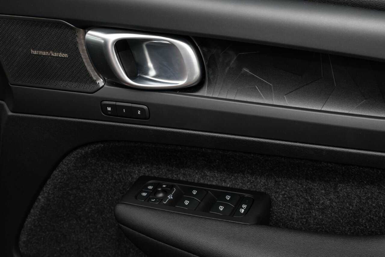 Volvo  C40 Recharge Ultimate, Twin Motor, Electric