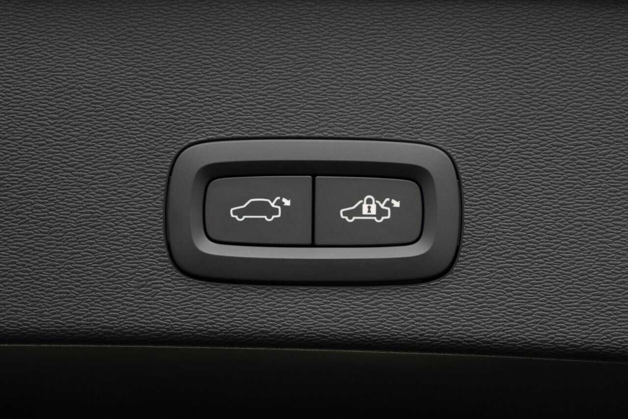 Volvo  C40 Recharge Ultimate, Twin Motor, Electric