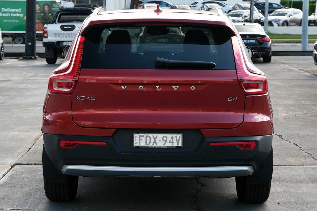 Volvo  XC40 Plus, B4 Mild Hybrid, Petrol