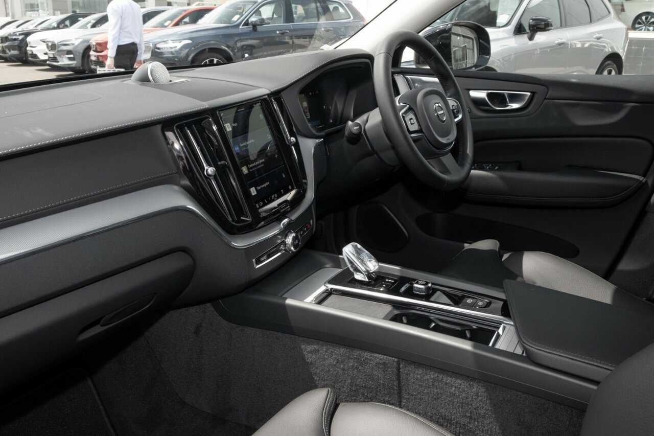 Volvo  XC60 Ultimate, B5 Mild Hybrid, Petrol, Bright