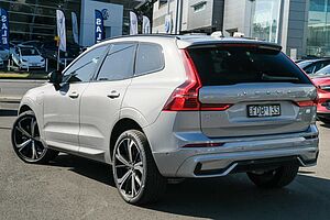 Volvo  UZ Recharge Ultimate T8 AWD Plug-In Hybrid