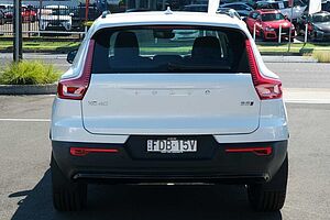 Volvo  XC40 Ultimate, B5 Mild Hybrid, Petrol, Dark