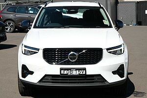 Volvo  XC40 Ultimate, B5 Mild Hybrid, Petrol, Dark