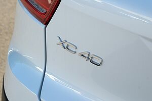 Volvo  XC40 Ultimate, B5 Mild Hybrid, Petrol, Dark