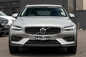 Volvo  V60 Cross Country Ultra, B5 AWD Mild hybrid, Petrol, Bright