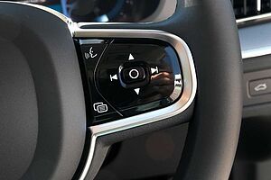Volvo  XC60 Ultimate, B6 AWD mild hybrid, Petrol, Dark
