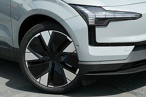 Volvo  (No Series) Twin Motor Performance Ultra