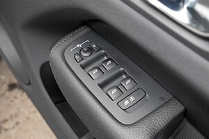 Volvo  UZ D4
