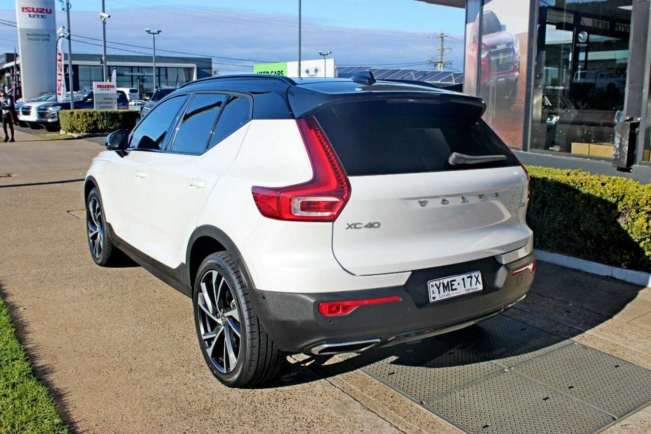 Volvo  XC40 T5 R-Design AWD