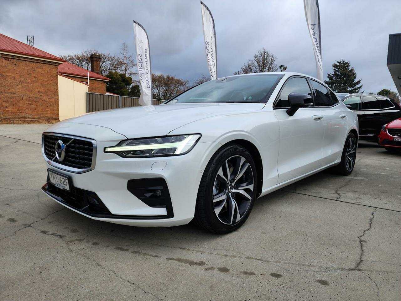 Volvo  S60 T5 R-Design AWD