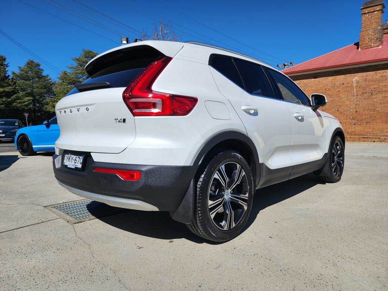 Volvo  XC40 Inscription, T4 Petrol AWD (140 kW)