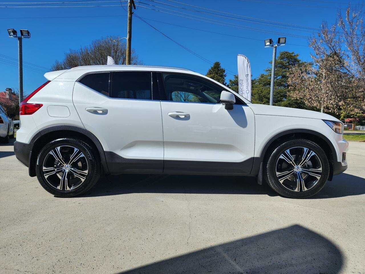 Volvo  XC40 Inscription, T4 Petrol AWD (140 kW)