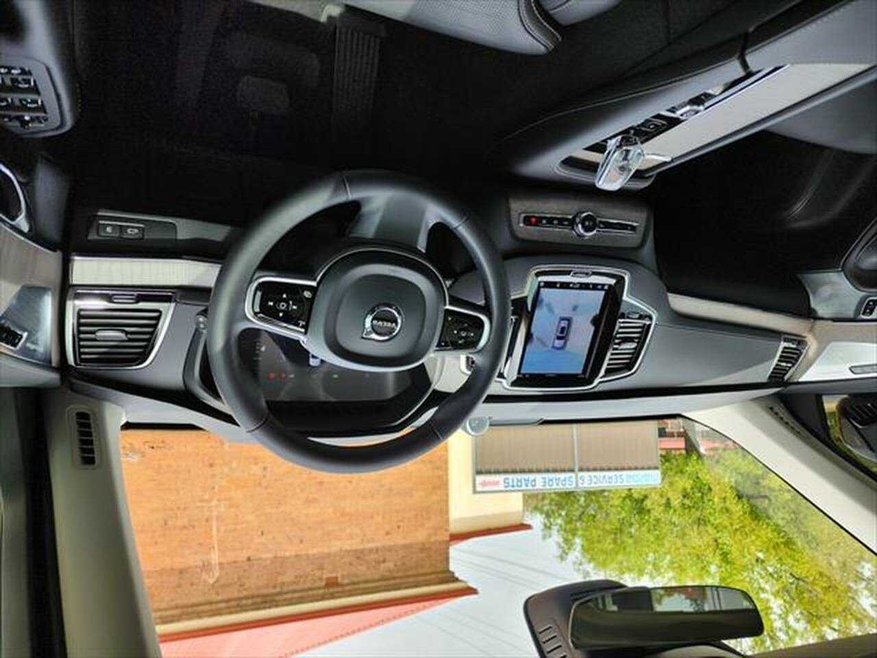 Volvo  XC90 Recharge Ultimate, T8 AWD plug-in hybrid, Electric/Petrol, Dark, 7 Seats