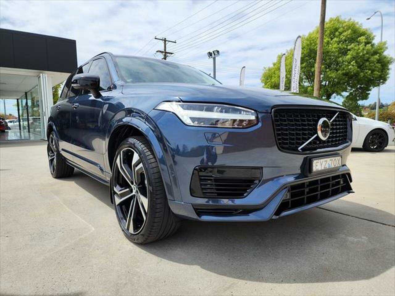 Volvo  XC90 Recharge Ultimate, T8 AWD plug-in hybrid, Electric/Petrol, Dark, 7 Seats