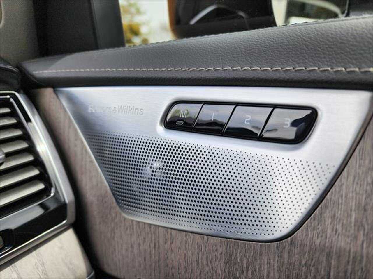 Volvo  XC90 Recharge Ultimate, T8 AWD plug-in hybrid, Electric/Petrol, Dark, 7 Seats