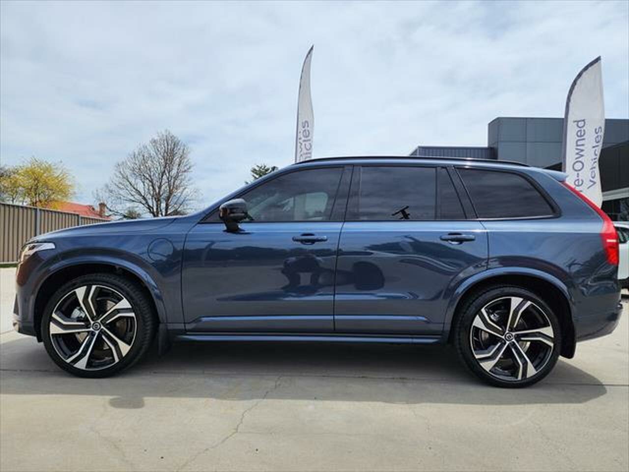 Volvo  XC90 Recharge Ultimate, T8 AWD plug-in hybrid, Electric/Petrol, Dark, 7 Seats